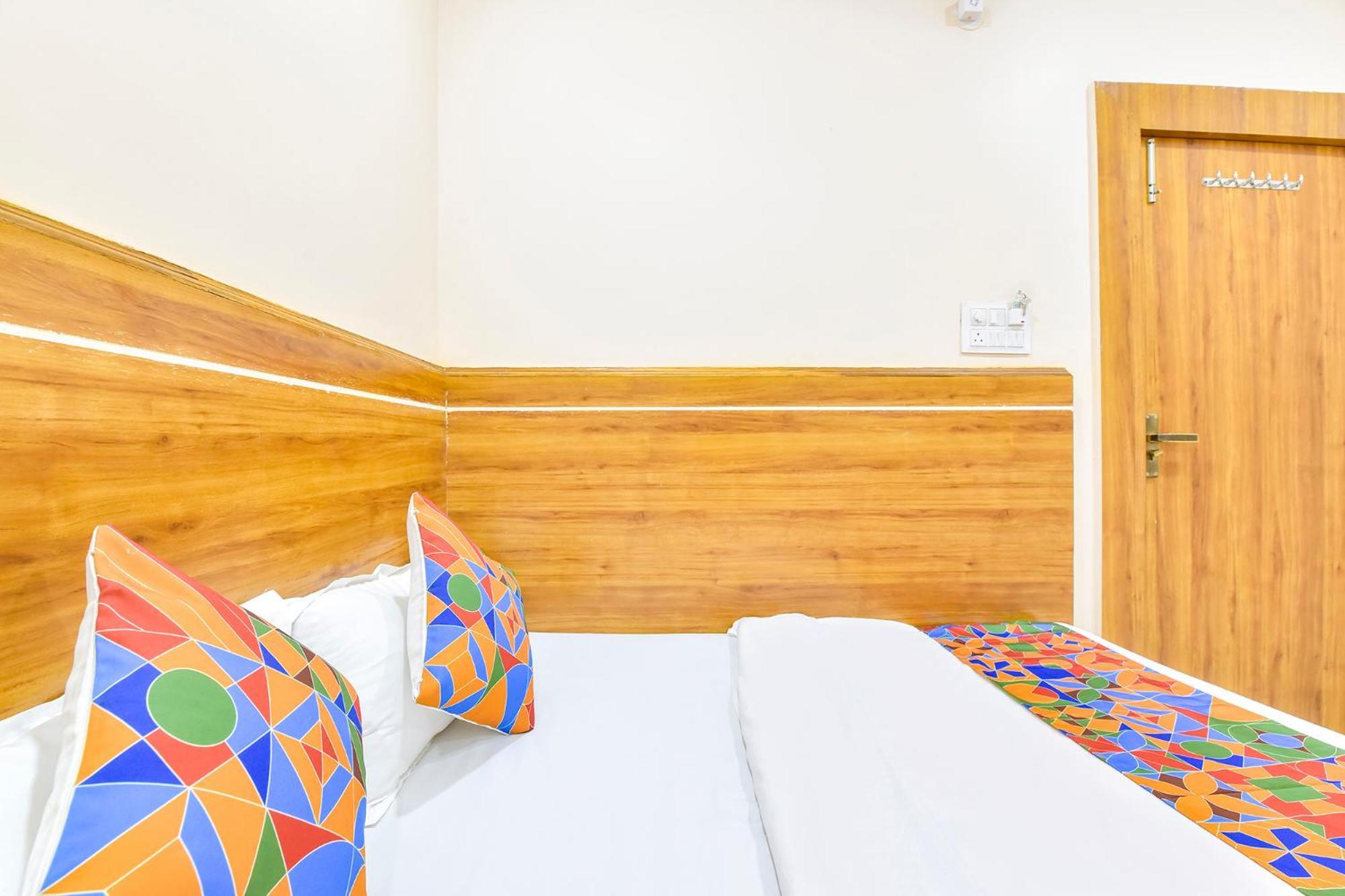 Fabhotel Somnath Удджайн Экстерьер фото